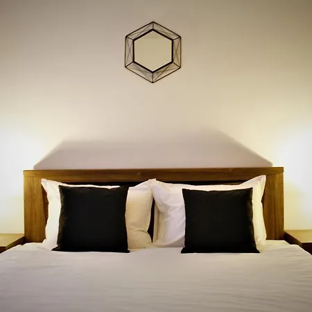 Contemporary Vibe - Paris 3 Apartment