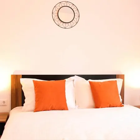 Contemporary Vibe - Paris 3 クルージュ＝ナポカ